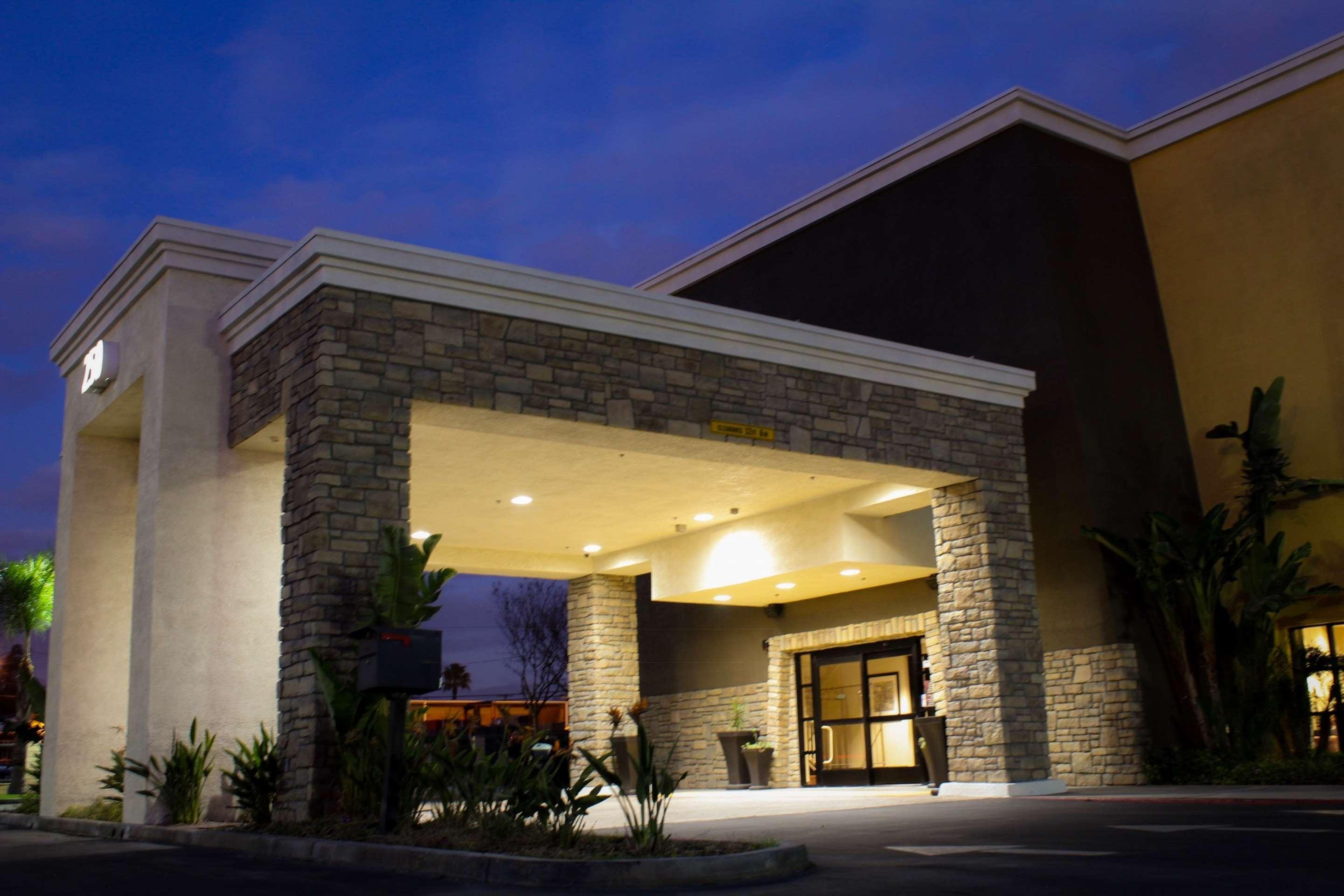 Best Western Plus Arrowhead Hotel Colton Exterior photo